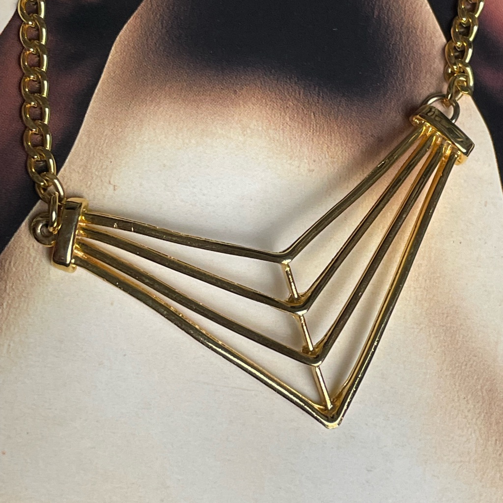 True Vintage V Choker